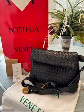 Bottega Veneta Black Intrecciato Leather Bag - Full Inclusion